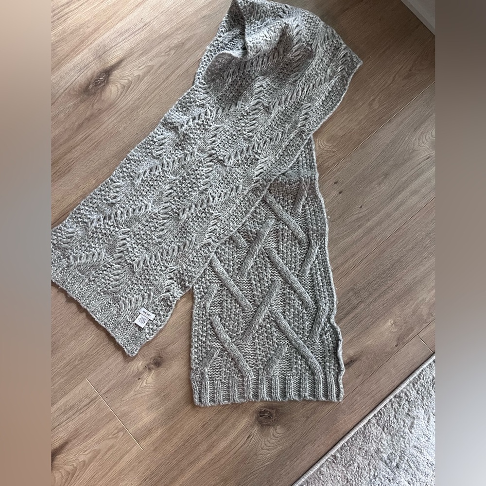 NINE WEST | Knit scarf - new
